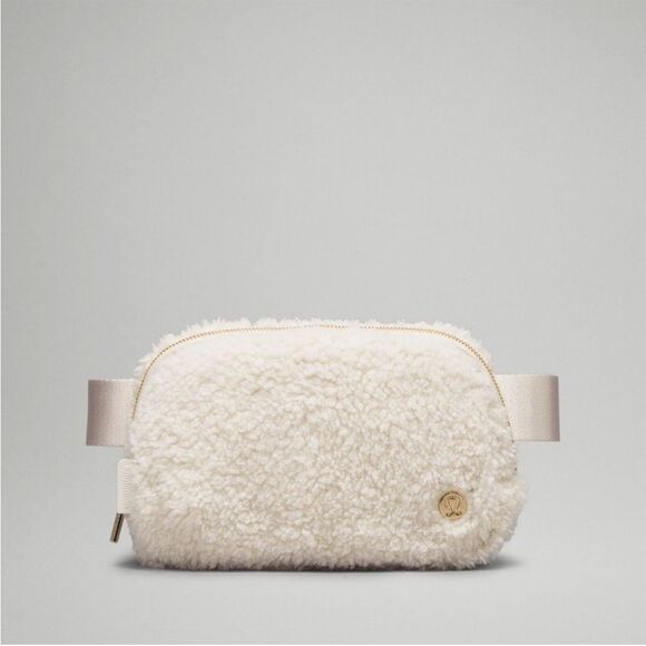Lululemon Everywhere Belt Bag Fleece White and Gold NWT - Picture 1 of 14
